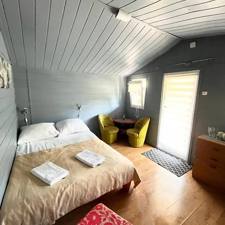 Letniskowe Ster Lodge *